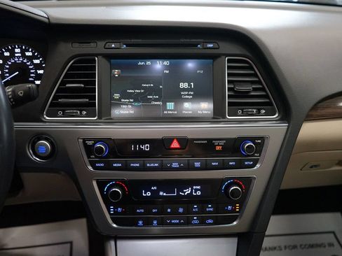 Used 2017 Hyundai Sonata Limited w/ Ultimate Package 04 FWD image 7
