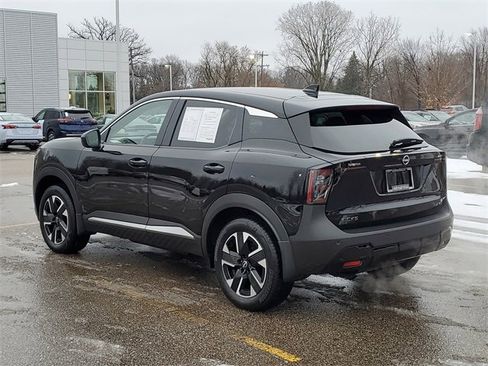 Certified 2025 Nissan Kicks SV image 3