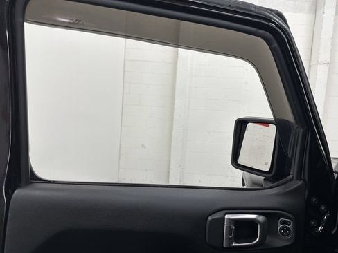 Used 2020 Jeep Gladiator Rubicon AWD/4WD image 35