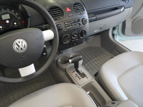 Used 2004 Volkswagen Beetle GLS FWD image 28