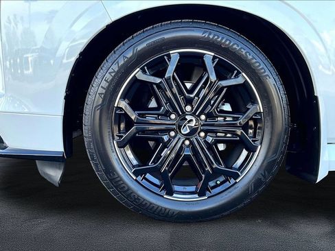 Used 2026 INFINITI QX80 4WD w/ Sport Exterior Package image 9