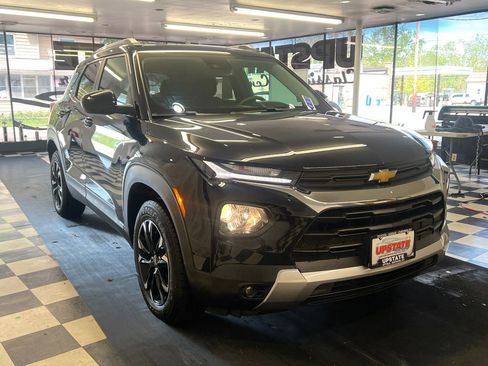 Used 2021 Chevrolet TrailBlazer LT w/ Convenience Package AWD/4WD image 1