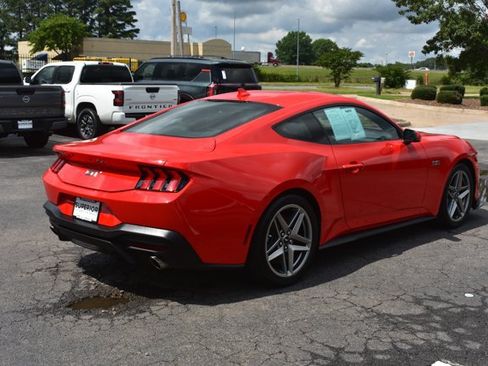 Used 2025 Ford Mustang GT Premium RWD image 5