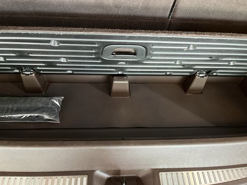 Used 2020 Chevrolet Tahoe Premier AWD/4WD image 9