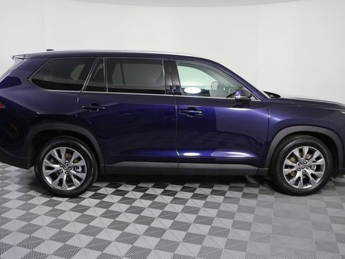 Used 2024 Toyota Grand Highlander Limited image 9