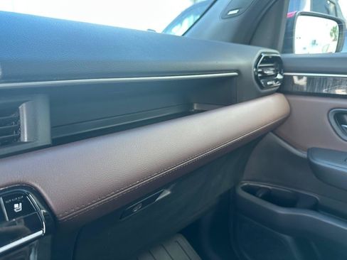 Used 2025 Honda Pilot Elite image 25