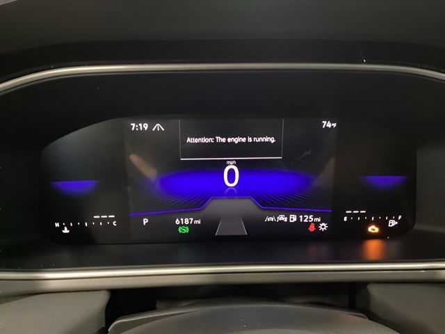 Certified 2025 Volkswagen Taos SE AWD/4WD image 8