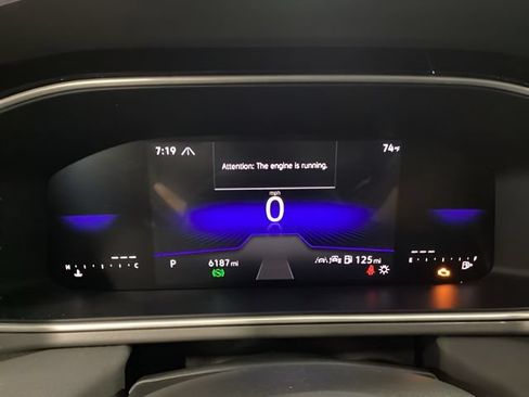 Certified 2025 Volkswagen Taos SE AWD/4WD image 8