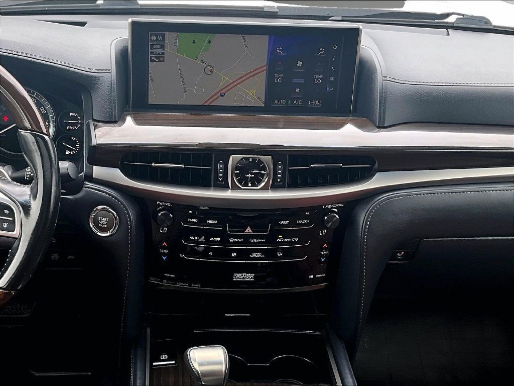 Used 2018 Lexus LX 570 4WD w/ Luxury Package image 18