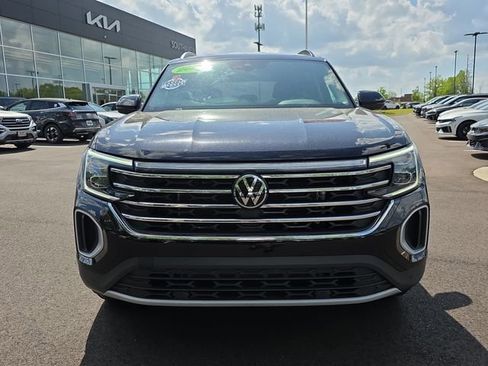Used 2025 Volkswagen Atlas SE FWD image 8