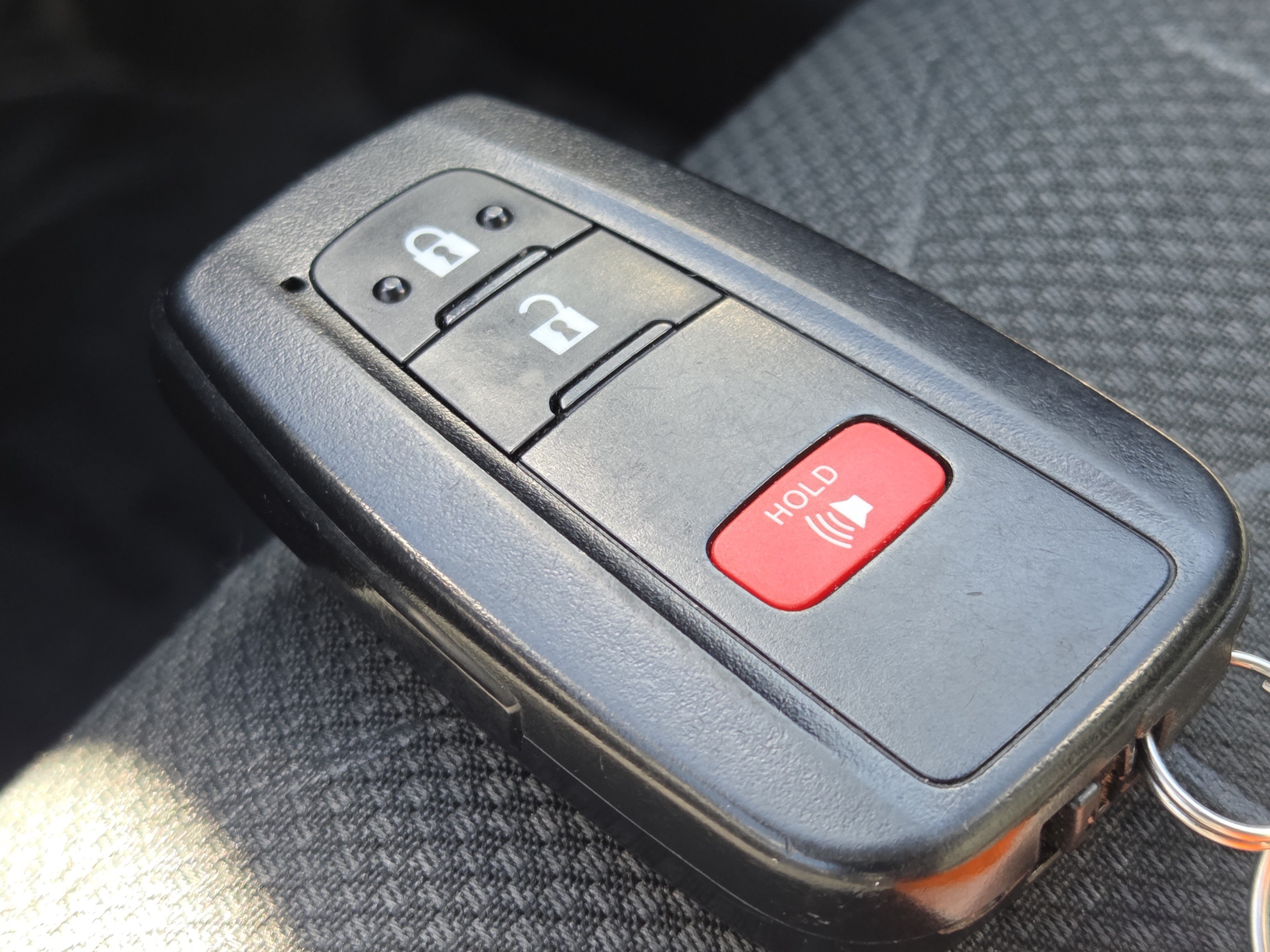 Used 2025 Toyota RAV4 XLE AWD/4WD image 36