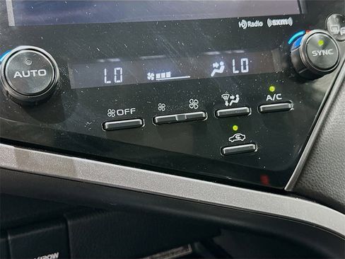 Used 2019 Toyota Camry XSE image 15