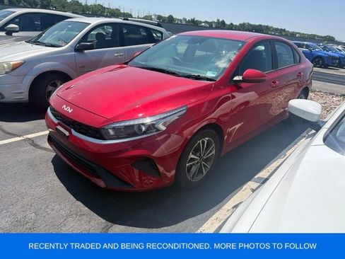 Used 2023 Kia Forte LXS FWD image 2