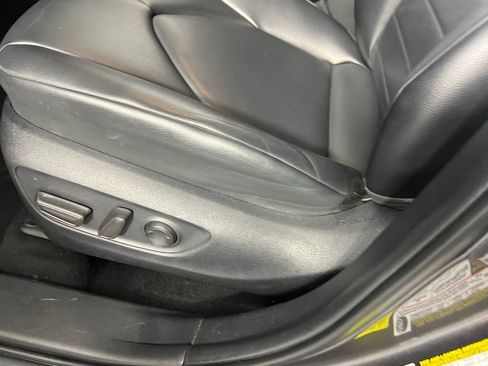 Used 2024 Toyota Highlander XLE image 22