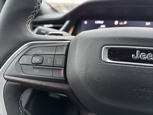 New 2025 Jeep Grand Cherokee Limited image 27