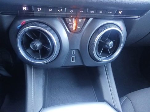 Used 2023 Chevrolet Blazer LT image 25