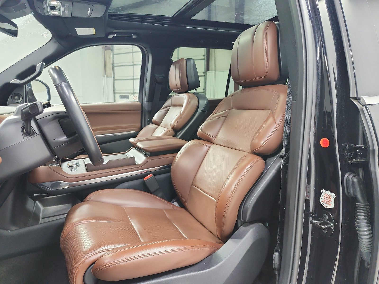 Used 2025 Lincoln Navigator Reserve AWD/4WD image 10