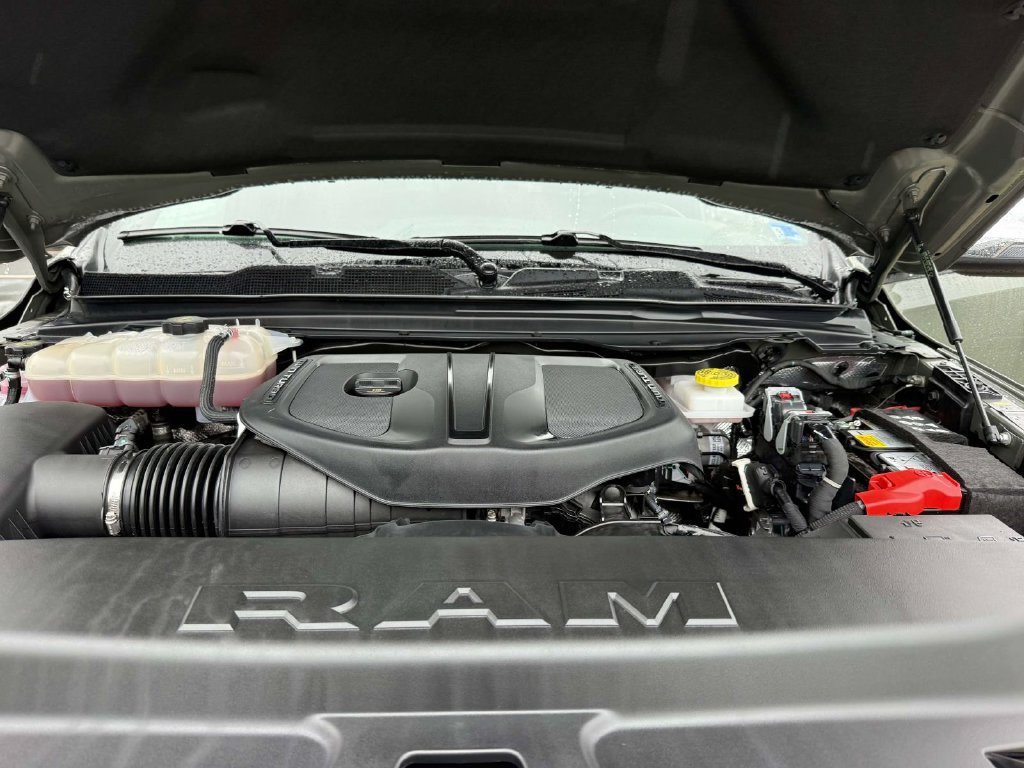 Used 2026 RAM 1500 Laramie AWD/4WD image 12
