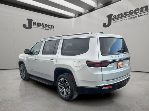 Used 2024 Jeep Wagoneer Series II w/ Flexible Seating Group image 2