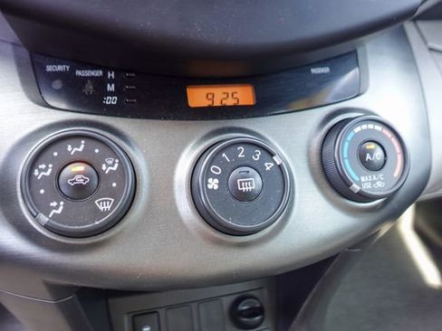 Used 2012 Toyota RAV4 4WD image 18