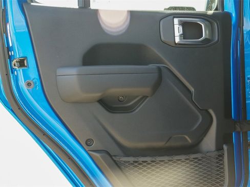 New 2024 Jeep Gladiator Sport image 27