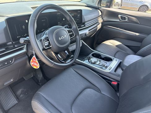 Certified 2026 Kia Carnival SX w/ SX Dark Edition Package FWD image 17