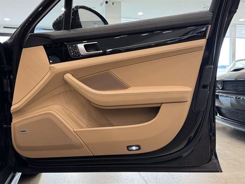 Used 2020 Porsche Panamera 4 image 14
