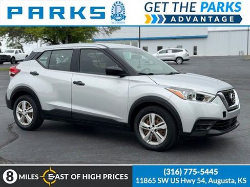 Used 2020 Nissan Kicks S FWD image 1