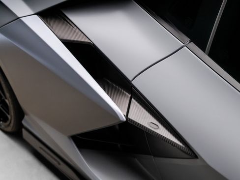Used 2024 Lamborghini Revuelto AWD/4WD image 37