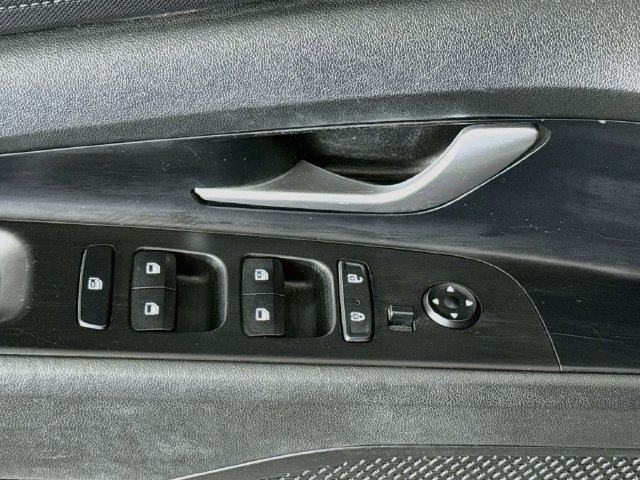 Used 2021 Hyundai Elantra SEL FWD image 21