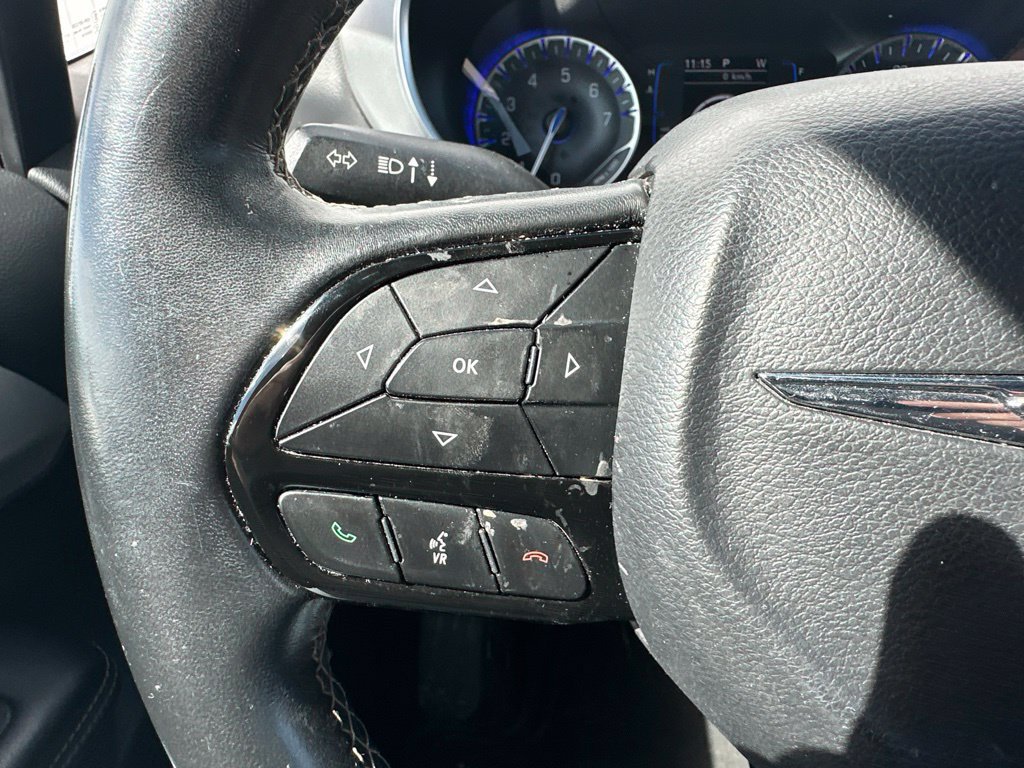 Used 2018 Chrysler Pacifica Touring Plus w/ S Appearance Package FWD image 40