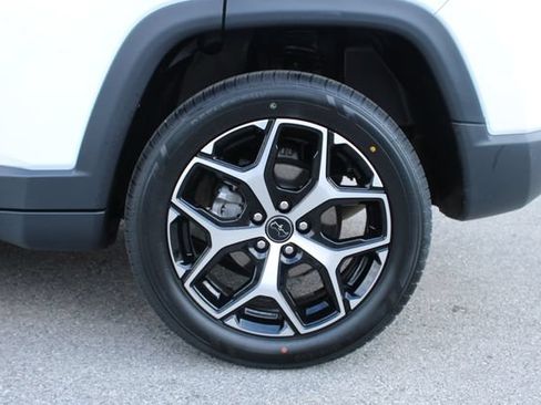Used 2025 Jeep Compass Limited AWD/4WD image 35