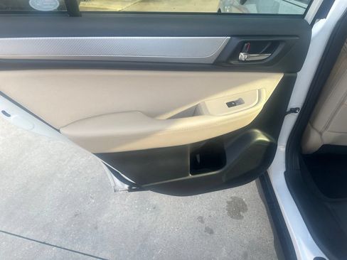 Used 2018 Subaru Outback 2.5i Premium AWD/4WD image 25