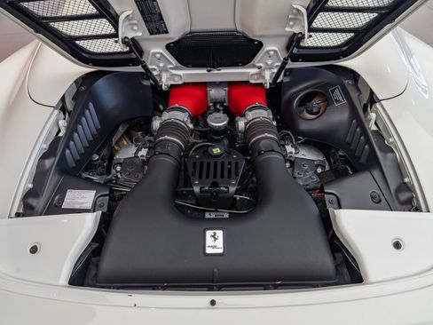 Certified 2015 Ferrari 458 Spider RWD image 23