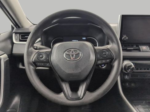 Used 2025 Toyota RAV4 XLE AWD/4WD image 5