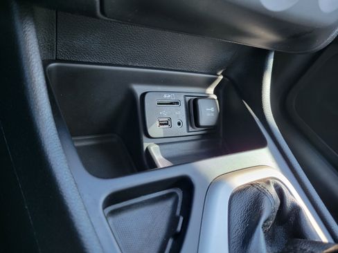 Used 2016 Jeep Cherokee Sport image 20