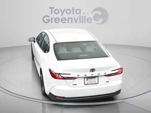 Used 2025 Toyota Camry LE w/ Convenience Package FWD image 9