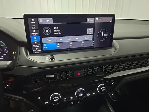 Used 2023 Honda Accord EX-L image 25