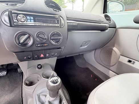 Used 2004 Volkswagen Beetle GLS FWD image 86