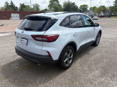Used 2025 Ford Escape ST-Line Select AWD/4WD image 3