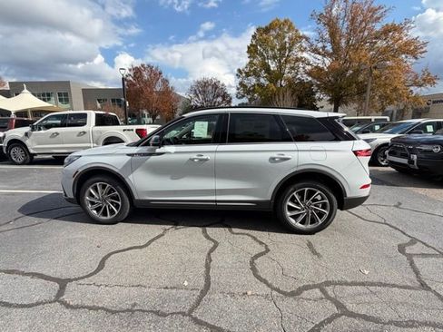 New 2026 Lincoln Corsair Premiere image 4