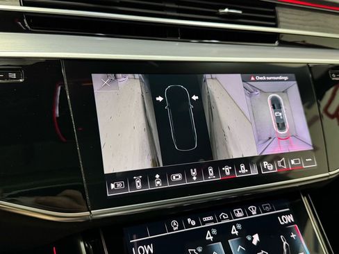 Used 2023 Audi A8 L 3.0T image 28