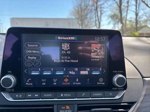 Used 2025 Nissan Altima 2.5 SV image 20