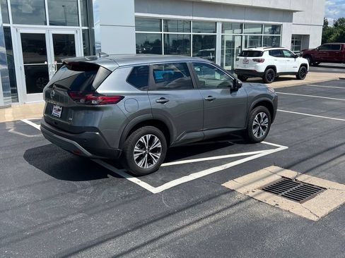 Used 2023 Nissan Rogue SV FWD image 8