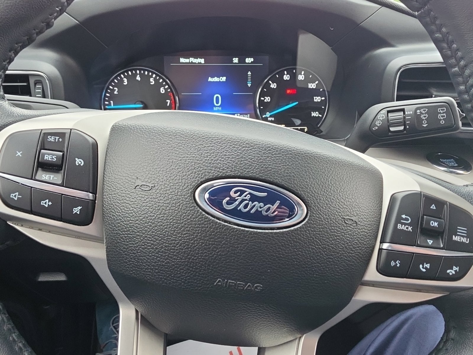 Used 2023 Ford Explorer XLT w/ Equipment Group 202A AWD/4WD image 29