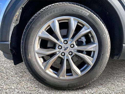 Used 2021 Ford Explorer Limited w/ Equipment Group 301A image 8