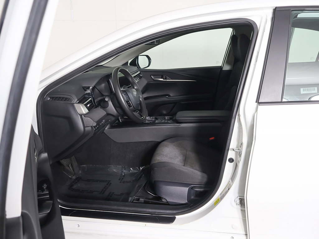 Used 2025 Toyota Camry LE FWD image 27