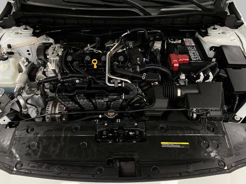 Certified 2025 Nissan Altima 2.5 SV FWD image 10