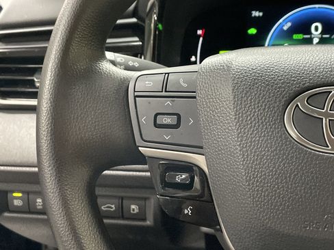 Used 2025 Toyota Camry LE w/ Convenience Package FWD image 19