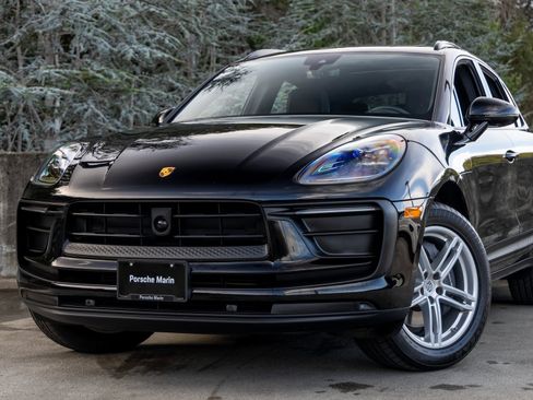 Certified 2025 Porsche Macan image 7